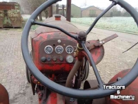 Tracteurs anciens Massey Ferguson massey harris 744