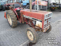 Tracteur pour vignes et vergers International 733