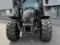 Tracteur Valtra Demo G125 Active met kruipbak