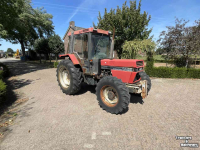 Tracteur Case-IH 845