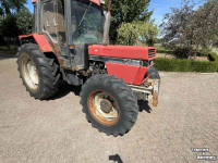 Tracteur Case-IH 845