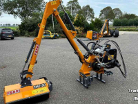 Bras avec tondeuse à fléaux Ferri T320A