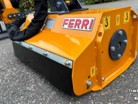 Bras avec tondeuse à fléaux Ferri T320A