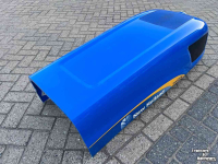 Pièces d‘occasion pour tracteurs New Holland T4000V motorkap 84308606