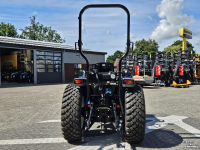 Tracteur pour vignes et vergers New Holland Boomer 55 HST met voorlader