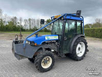 Tracteur pour vignes et vergers New Holland TN75 V smalspoor tractor