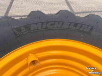 Chargeuse sur pneus telescopique Michelin 460/70R24 Band + velg JCB