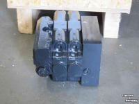 Tracteur New Holland Midmount ventielenblok - 2 elektrische ventielen - CNH - 84230200 / 47433959
