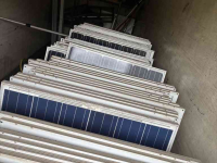 Autres machines et accessoires pour l'atelier et terrain  Zonnepanelen en omvormers