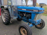 Tracteur Ford 7810