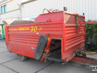 Distributeur de fourrage en bloc Schuitemaker Amigo 30S blokkenwagen blokkendoseerwagen voerkar voerwagen messenwals