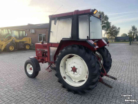 Tracteur International 633 2WD CABINE 3 CIL. STUURBEKRACHTIGING