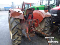 Tracteurs International 824