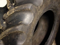 Roues, Pneus, Jantes, Barillets Jumelage Good Year 440/65X24 90 % Buitenband