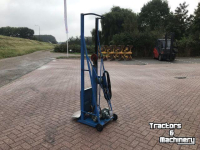 Autres matériel de convoyage et accessoires  Zakkenlift elecktrisch/hydraulisch