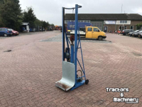 Autres matériel de convoyage et accessoires  Zakkenlift elecktrisch/hydraulisch