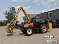 Tracteur Valtra 8150 Hitech met bos maaiarm met klepelmaaier!
