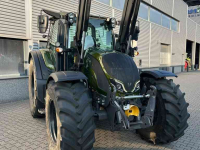 Tracteur Valtra N155 Tractor met voorlader