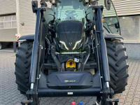 Tracteur Valtra N155 Tractor met voorlader