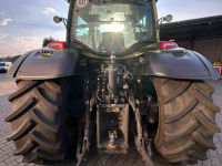 Tracteur Valtra N155 Tractor met voorlader