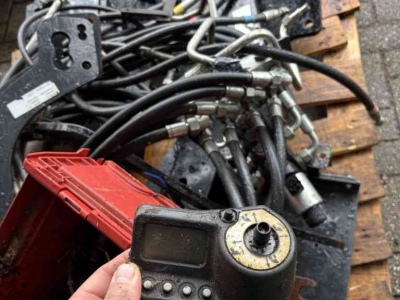 Autres tracteurs et accessoires Alö Aanbouwdelen en  elektrische bediening Alo Quick
