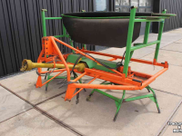 Eparpilleur de fourrage Holaras Superstar dubbele kuilverdeler hydraulische opklapbare borden