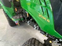 Tracteur pour vignes et vergers John Deere 2026R