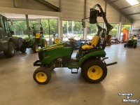 Tracteur pour vignes et vergers John Deere 2026R