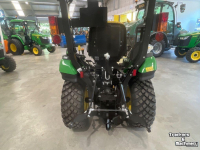 Tracteur pour vignes et vergers John Deere 2026R