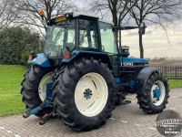 Tracteurs Ford 8240