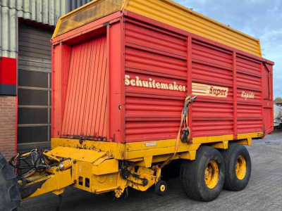 Autochargeuse Schuitemaker Rapide 125 S opraapwagen. Weidebouwmachines