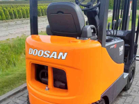 Chariot élévateur  Doosan D18S