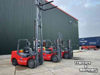 Chariot élévateur  hchi   3500kg  2 stuks voorraad