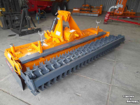 Herse rotative Falc Fox 3000 rotorkopeg met pakkerrol packerwals