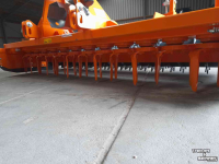 Herse rotative Falc Fox 3000 rotorkopeg met pakkerrol packerwals