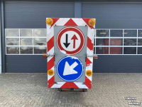 Autres équipements pour rue, entretien des accotements et des fossés  Actiebord / Verkeersbord / Waarschuwingsbord