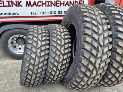 Roues, Pneus, Jantes, Barillets Jumelage Nokian 480/80R34 en 400/80R24 TRI2 straatbanden gazonbanden