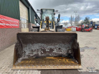 Chargeuse sur pneus Komatsu WA270 8 Shovel