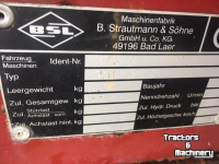 Mélangeuse distributrice autocharg.  Strautmann Siloblitz 340 KA Kuiluithaalwagen
