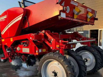 Planteuse de pommes de terre Grimme GB 430
