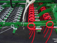Autres matériel et accessoires de prairie Hofstede THOR BC Grasland gras weide wei wiedeg doorzaaier beluchter weeder