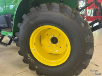 Tracteur pour vignes et vergers John Deere 3025E