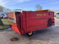 Distributeur de fourrage en bloc Schuitemaker Amigo 40 S Blokkenwagen