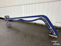 Convoyeur  Franz Nahrungsmittelmaschinen elevator  Stijle opvoerband met schakelband  30 cm breed