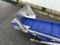 Convoyeur  Franz Nahrungsmittelmaschinen elevator  Stijle opvoerband met schakelband  30 cm breed