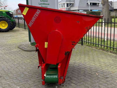 Épandeur de sciure pour des logettes Mehrtens EG1200BL Boxenstrooier