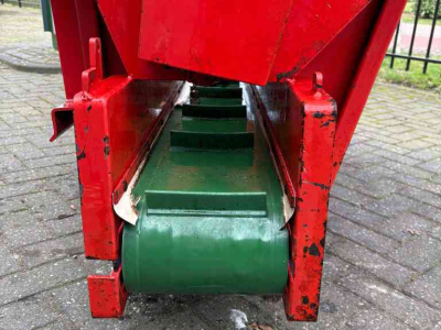 Épandeur de sciure pour des logettes Mehrtens EG1200BL Boxenstrooier