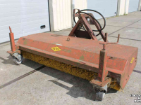 Balayeur Hekamp VM205 hydraulische veegmachine rolbezem met aangebouwde rubberschuif