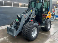 Chargeuse sur pneus Giant G3500 mini shovel kniklader