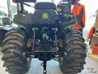 Tracteur pour vignes et vergers John Deere 3038E
